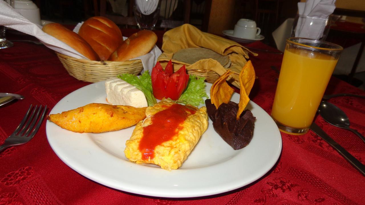Hotel Premier Huehuetenango Buitenkant foto